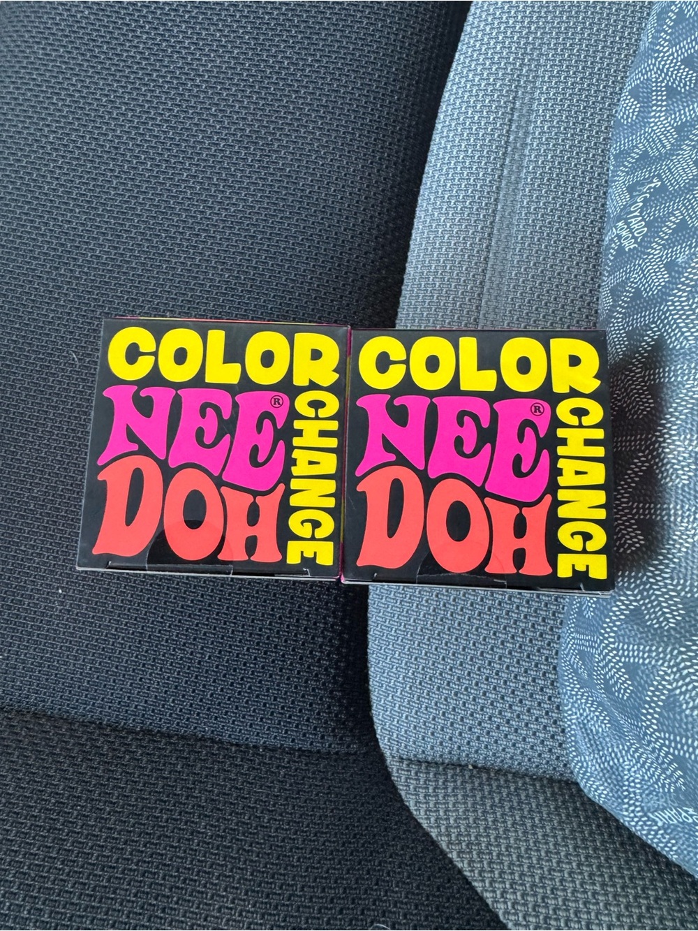 Needohs color changing pink and blue set of 2 small